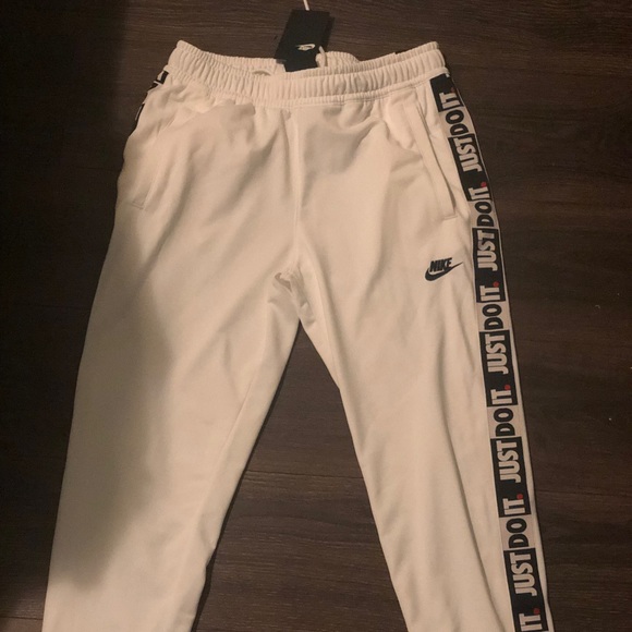 Men’s size small Nike track pants..NWT - Picture 2 of 3